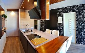 Sunny Luxury Apartment